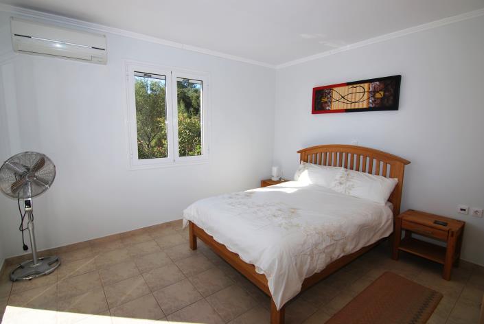 Image No.10-2 Bed Villa / Detached for sale