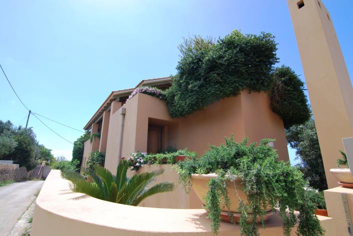 Image No.1-4 Bed Villa for sale