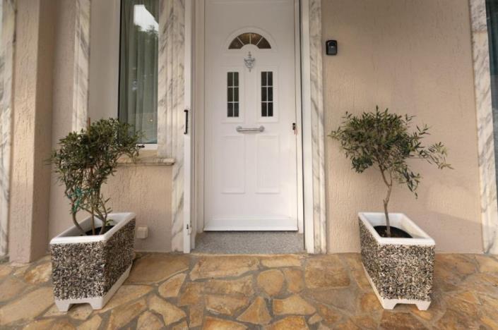 Image No.5-2 Bed Villa for sale