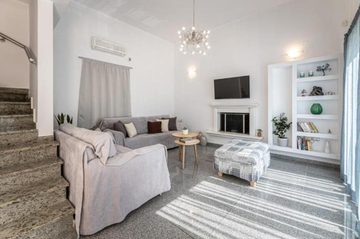 Image No.6-2 Bed Villa for sale