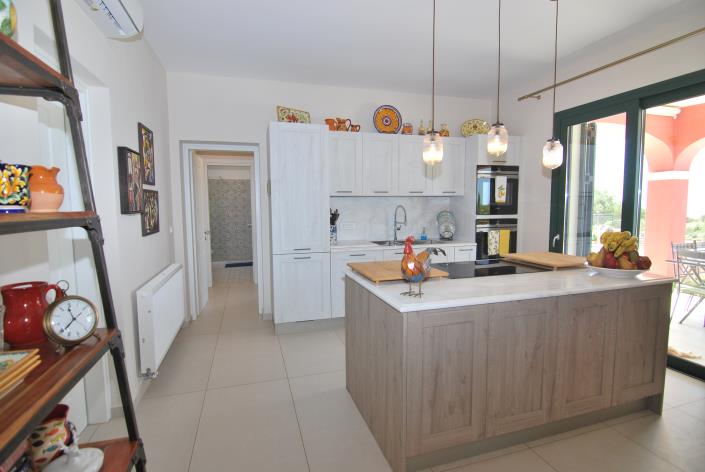 Image No.9-3 Bed Villa for sale