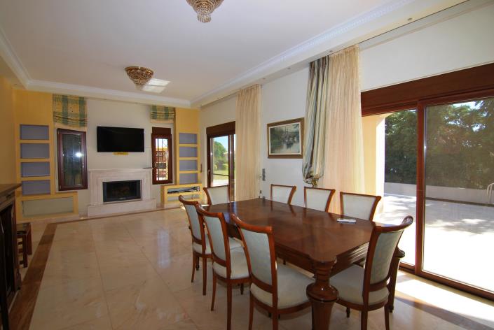 Image No.2-4 Bed Villa for sale