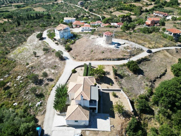 Image No.2-4 Bed Villa for sale