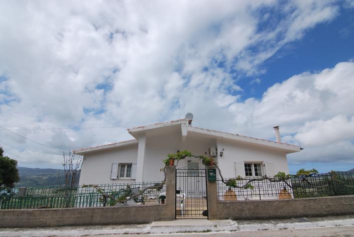 Image No.1-2 Bed House for sale