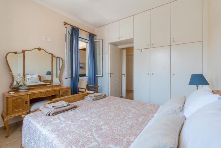 Image No.5-Maison de 2 chambres à vendre à Lixouri