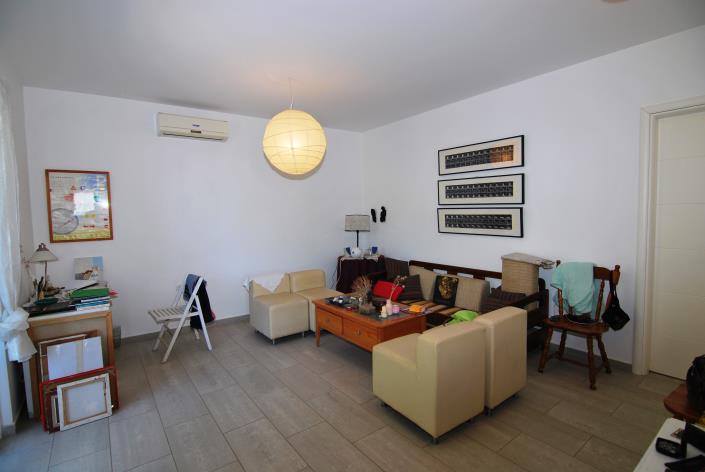 Image No.12-2 Bed House for sale