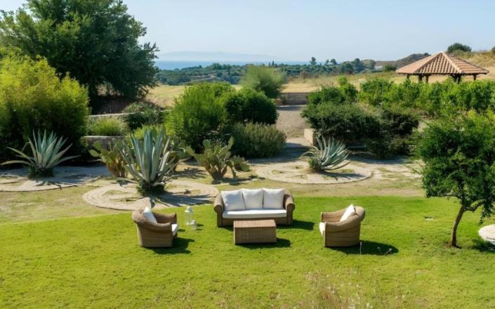 Image No.13-9 Bed Villa / Detached for sale