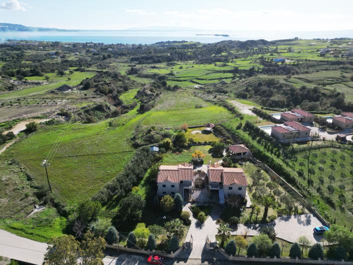 Image No.17-9 Bed Villa / Detached for sale