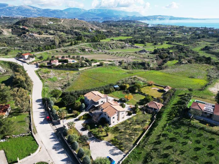 Image No.16-9 Bed Villa / Detached for sale