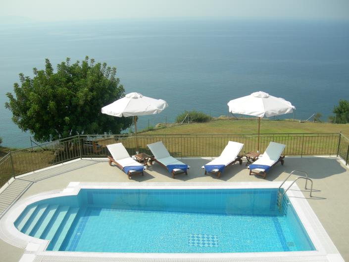 Image No.18-8 Bed Property for sale