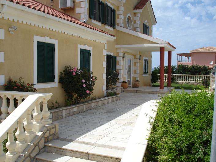 Image No.2-4 Bed Property for sale