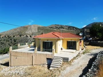 1 - Farsa, Villa