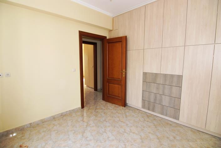 Image No.8-6 Bed Property for sale