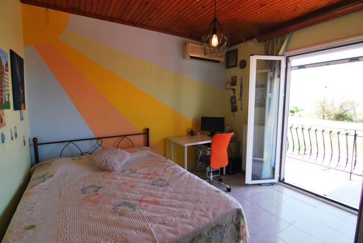 Image No.11-3 Bed House for sale