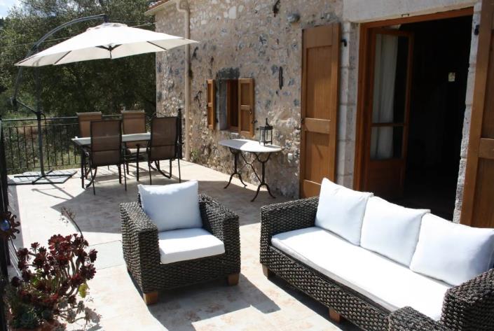 Image No.8-2 Bed House for sale