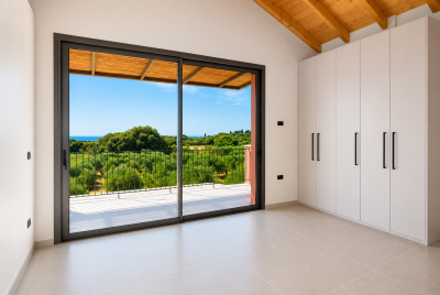 Villa_with_pool_in-Pessada_for_Sale--15-