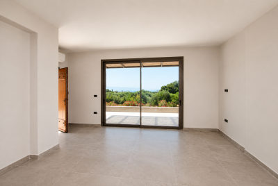 Villa_with_pool_in-Pessada_for_Sale--27-