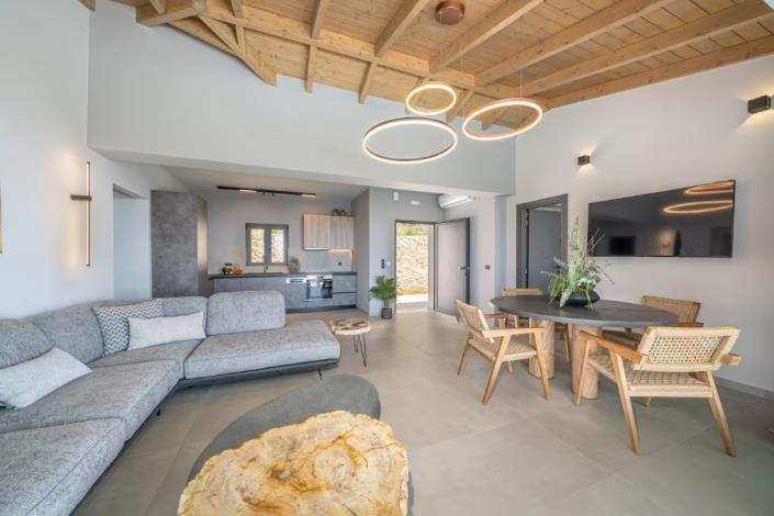 Image No.2-6 Bed Villa for sale