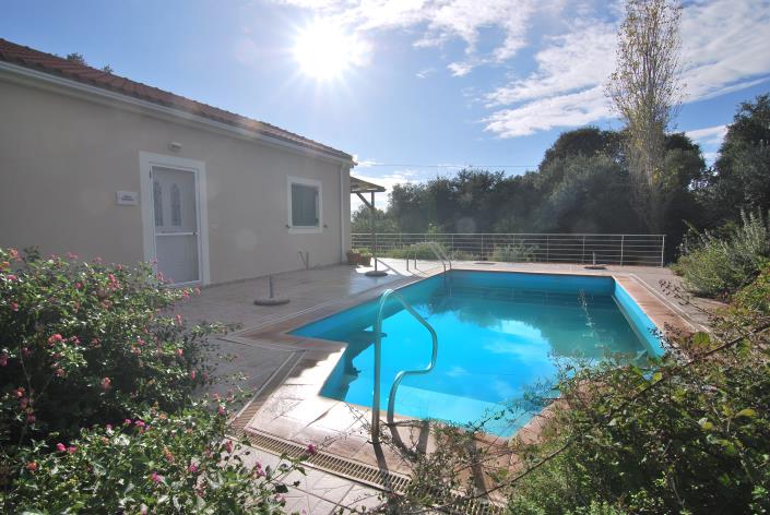 Image No.2-Villa de 2 chambres à vendre à Ratzakli