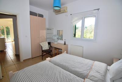 Villa_with_pool_for_sale_in_Ratzakli_Kefalonia--19-