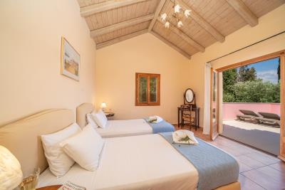 Luxurious_villa_for_sale-close_to_Fiskardo_in_Matsoukata_Erissos_Kefalonia--14-