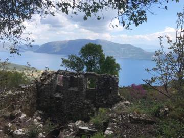 Pre_earthquake_building_for_sale_in_Kefalonia--11-
