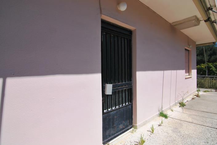 Image No.5-2 Bed House for sale