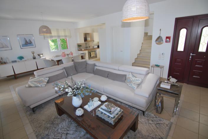 Image No.18-3 Bed Villa for sale