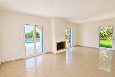 Villa_with_pool_for_sale_in_Pessada_Kefalonia--16-