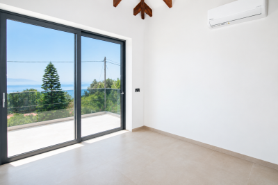 Villa_for_sale_in_Lourdata_Kefalonia--4-