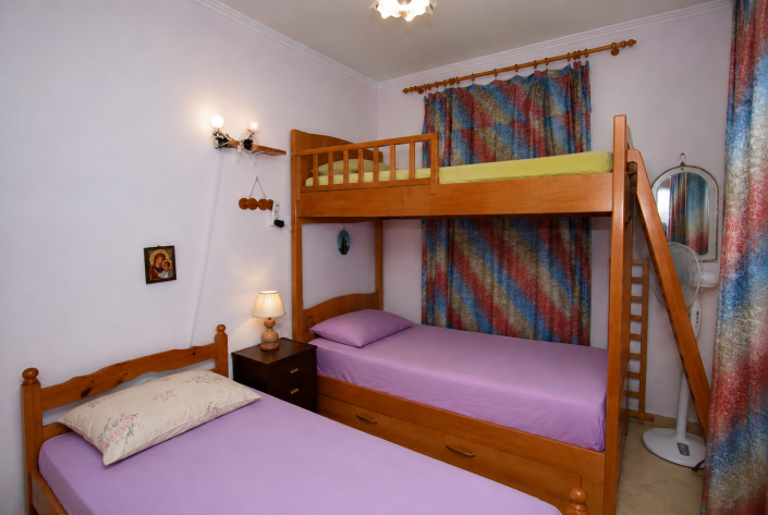 Image No.10-3 Bed House for sale