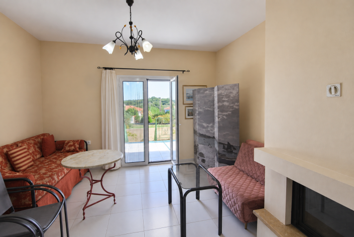 Image No.5-2 Bed House for sale