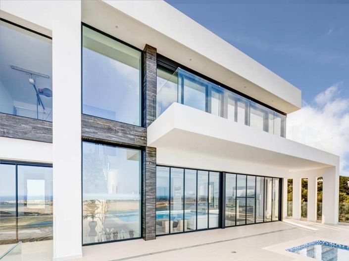 Image No.1-4 Bed Villa for sale