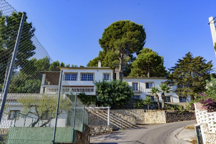 Image No.1-6 Bed Villa for sale