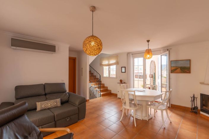 Image No.1-3 Bed Townhouse for sale