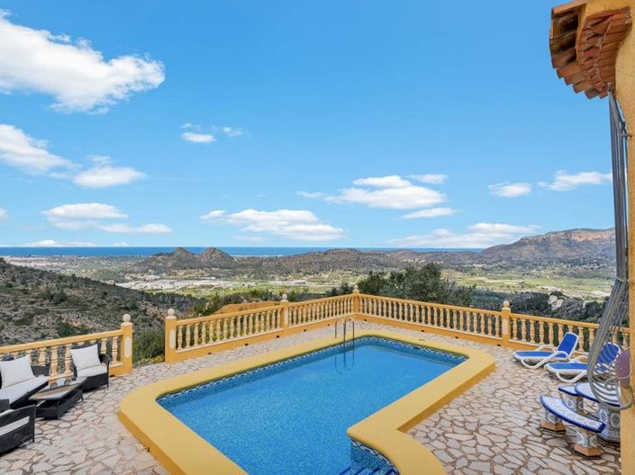 Image No.1-3 Bed Villa for sale