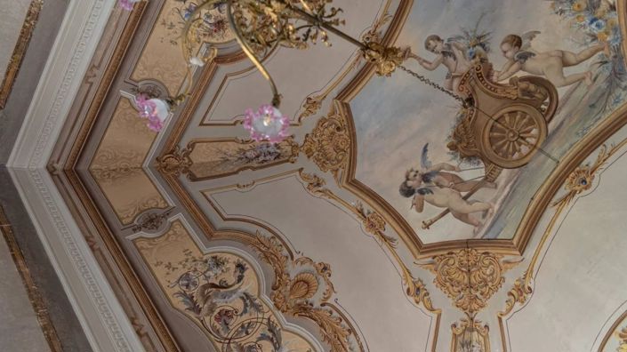 Image No.8-9 Bed Property for sale