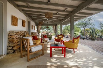 daniele brescia è un fotografo professionista che si occupa di fotografia di interni, real estate, architettura e paesaggio. fotografo che lavora su bari, monopoli, ostuni e bologna. servizi per case 