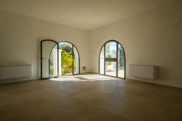 Image No.11-20 Bed House for sale