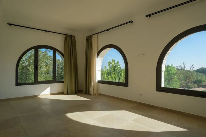 Image No.4-20 Bed House for sale