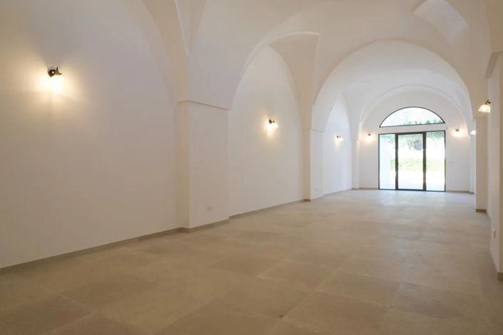 Image No.8-20 Bed House for sale