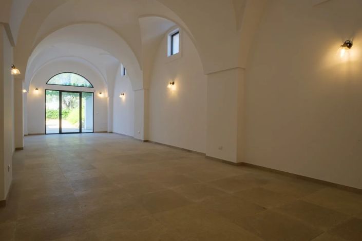 Image No.9-20 Bed House for sale