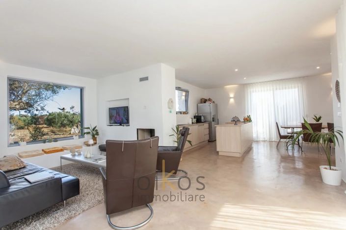 Image No.8-6 Bed Villa for sale