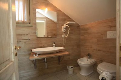 e1d2352727125a608c82d46b64700fa4f87e2e0b74130