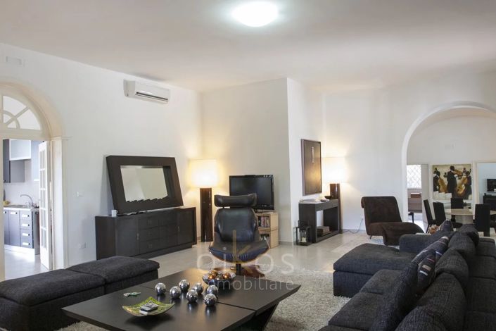 Image No.10-4 Bed Villa for sale