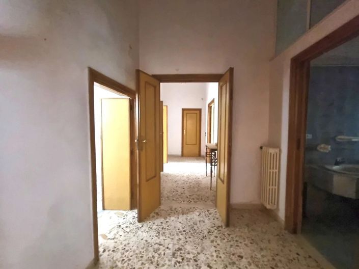 Image No.9-3 Bed House for sale