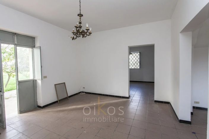 Image No.4-2 Bed Villa for sale