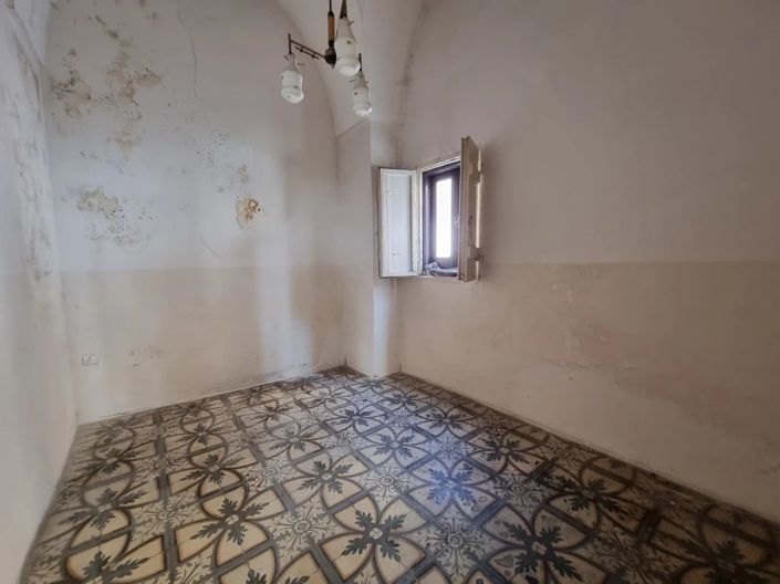 Image No.5-House for sale