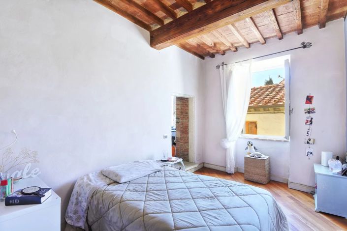 Image No.13-4 Bed House for sale