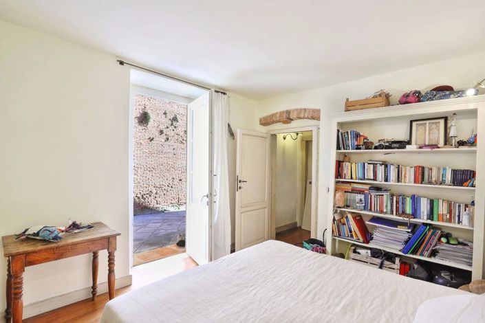 Image No.17-4 Bed House for sale